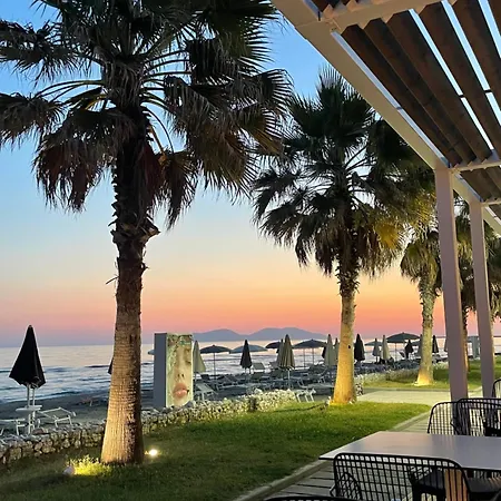 アパート Dori 102 *